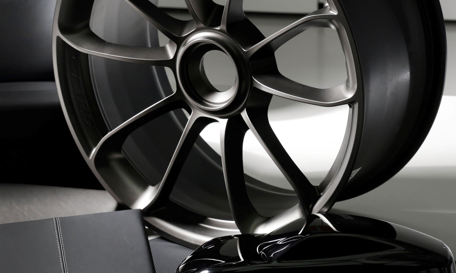 Porsche Turbo logo 2