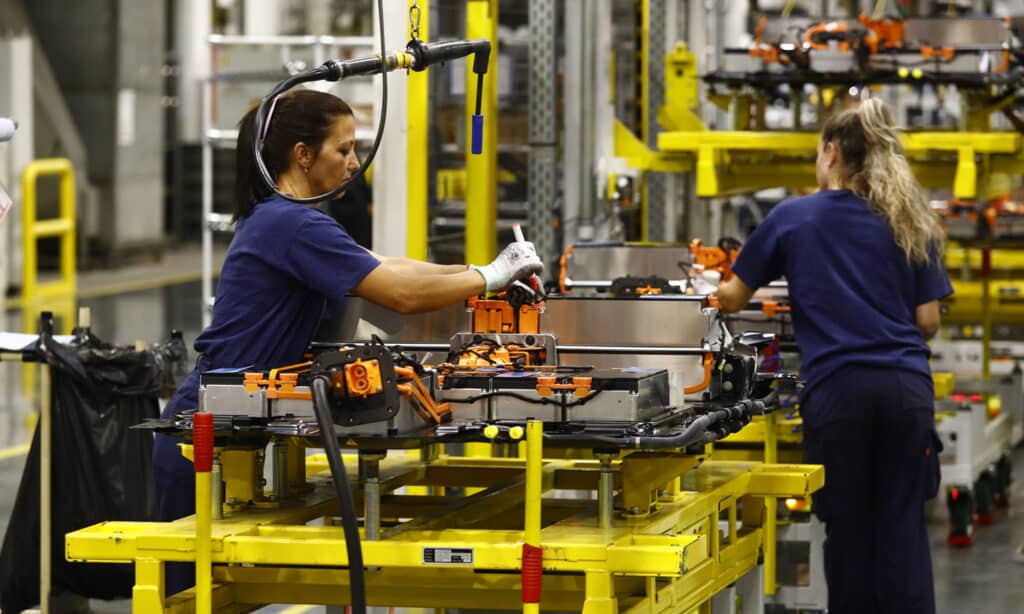 Stellantis fabrica baterías