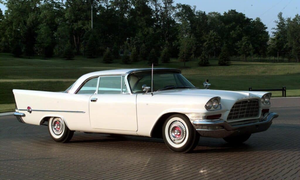 Chrysler 300 vs Chrysler 300C end of production 39