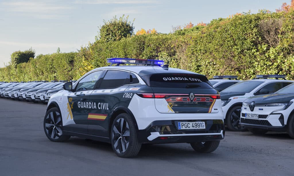 Renault Megane eléctrico Guardia Civil
