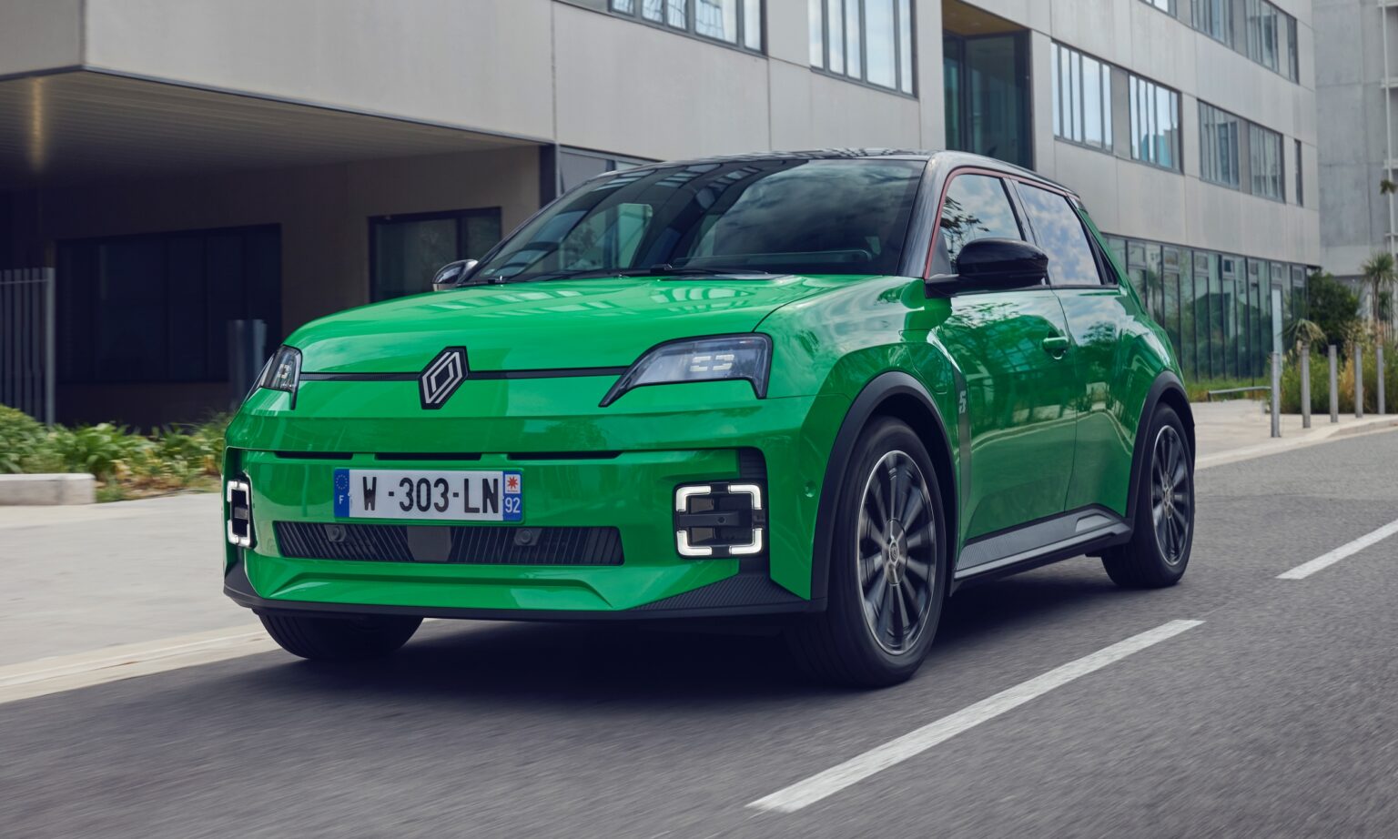 Renault 5 and Alpine A290: The electric duo that conquers 'Car of the ...