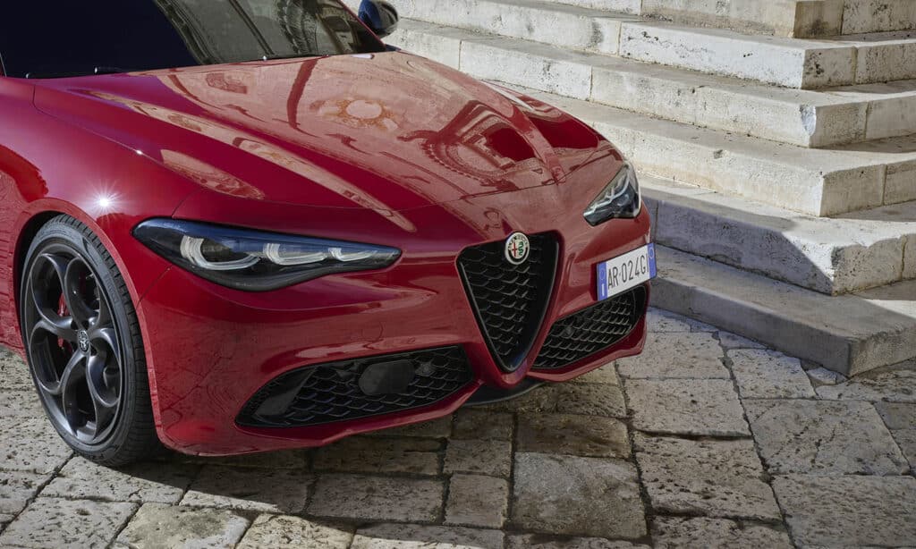 Frontal Alfa Romeo Giulia Tributo Italiano