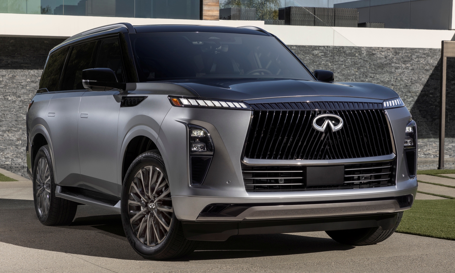 Infiniti QX80: El SUV premium que querrás en Europa y no tendrás