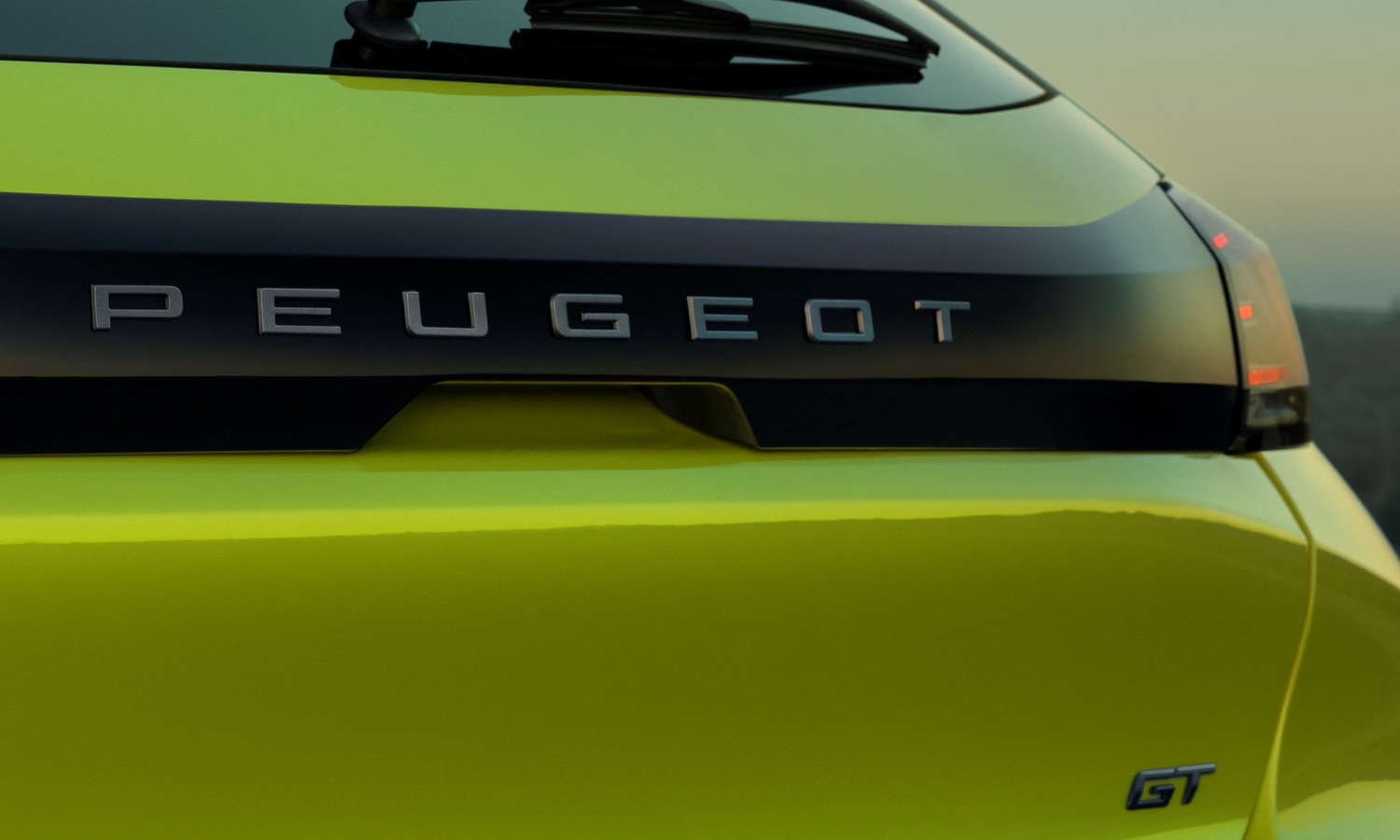 Peugeot e-208 5