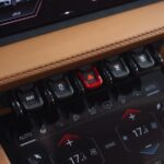 Lamborghini Urus SE 2024 consola