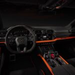 Lamborghini Urus SE 2024 puesto de conducción