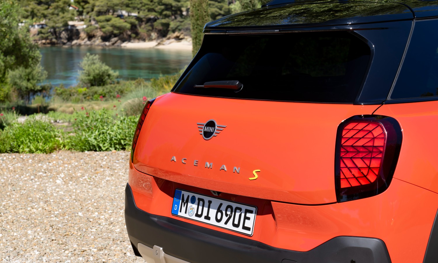 MINI Aceman eléctrico 2024 pilotos