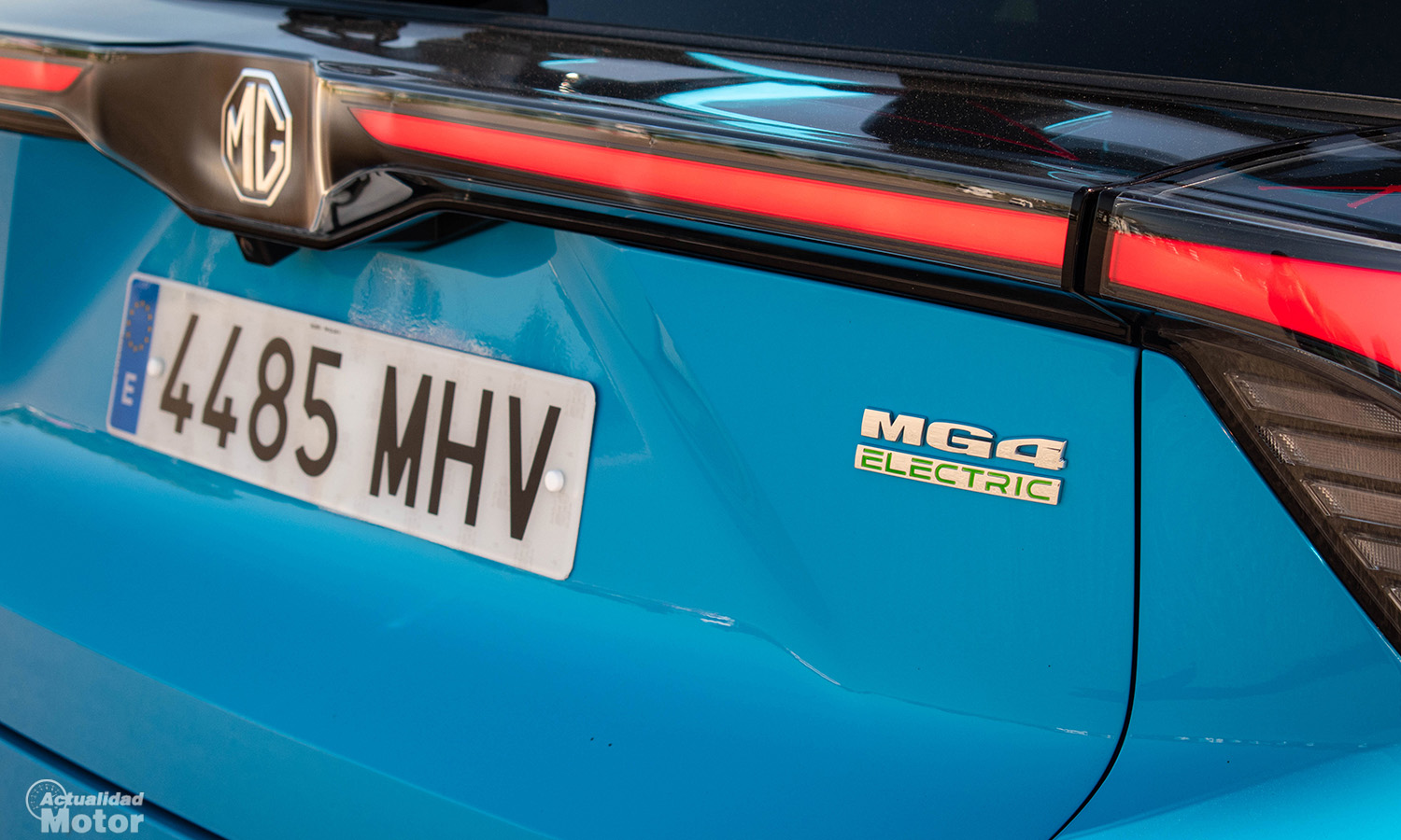 Prueba MG4 Electric luz trasera