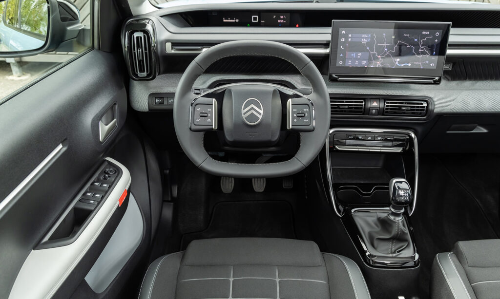 Vídeo Prueba Citroën C3 (PureTech por cadena) y e-C3 (eléctrico) 2024