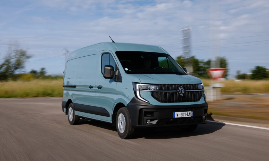 Renault Master 2024 furgón dinámicas