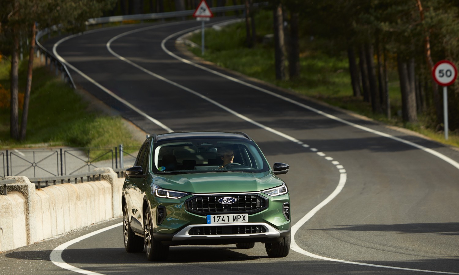 Nuevo Ford Kuga 2024 etiqueta Eco