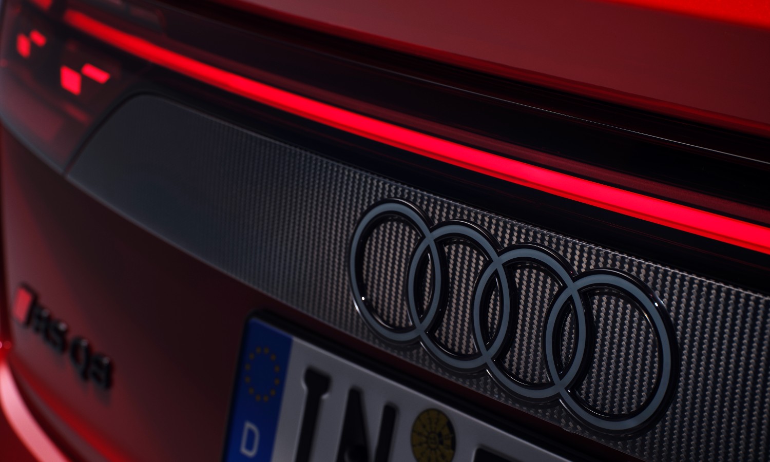 Audi RS Q8 2025 carbono