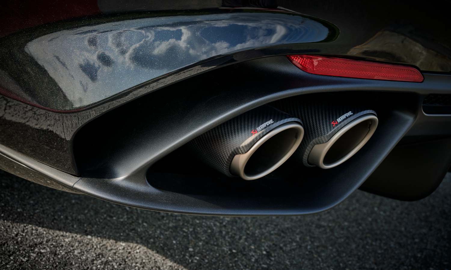 Alfa Romeo Giulia QV SuperSport escapes