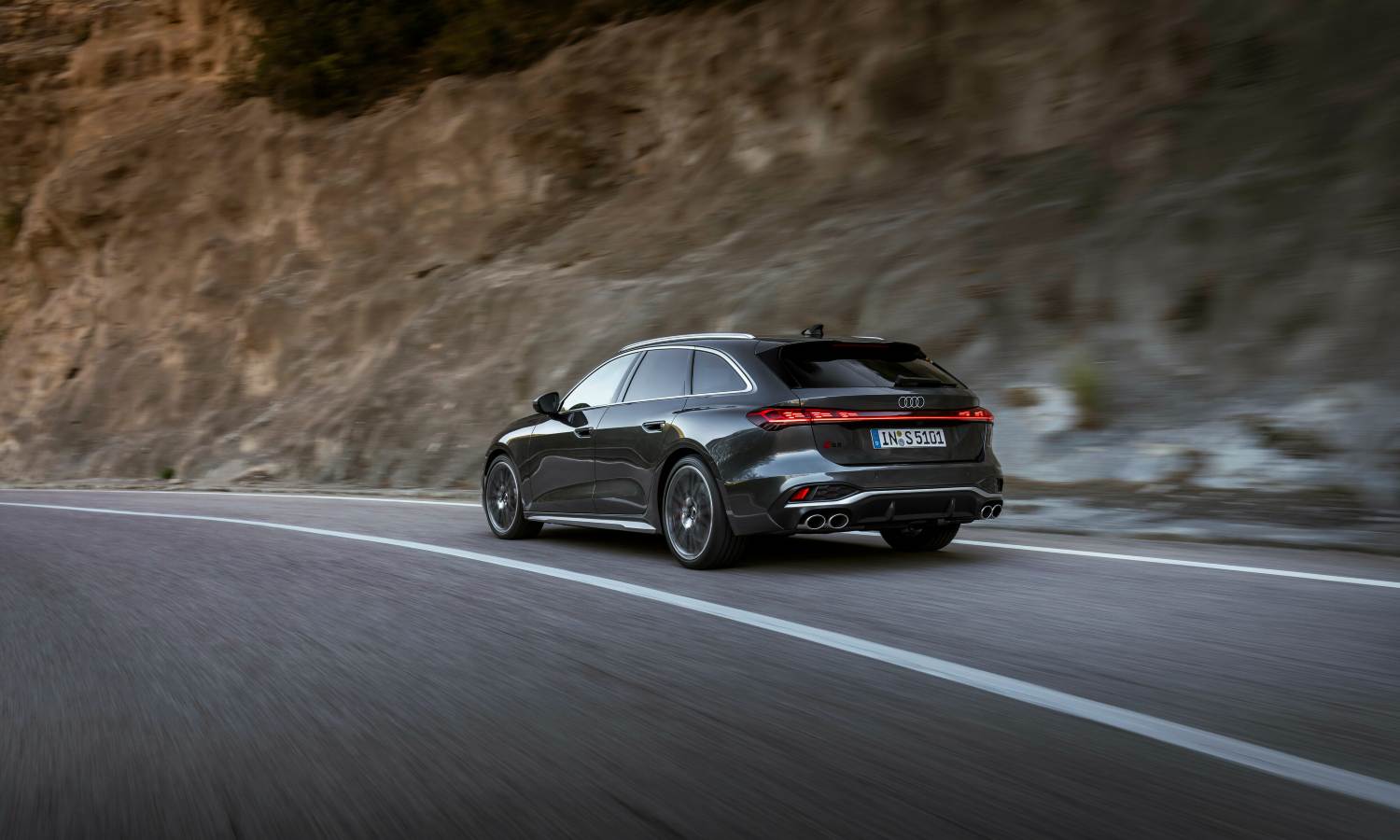 Audi S5 Avant 2025 conducción