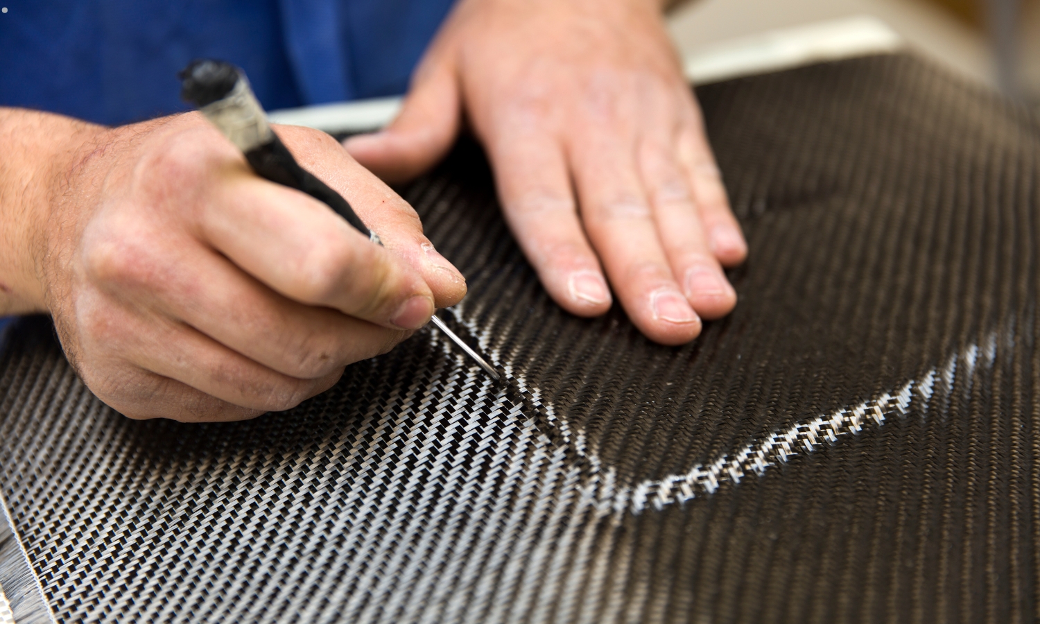 fabricación de piezas de fibra de carbono