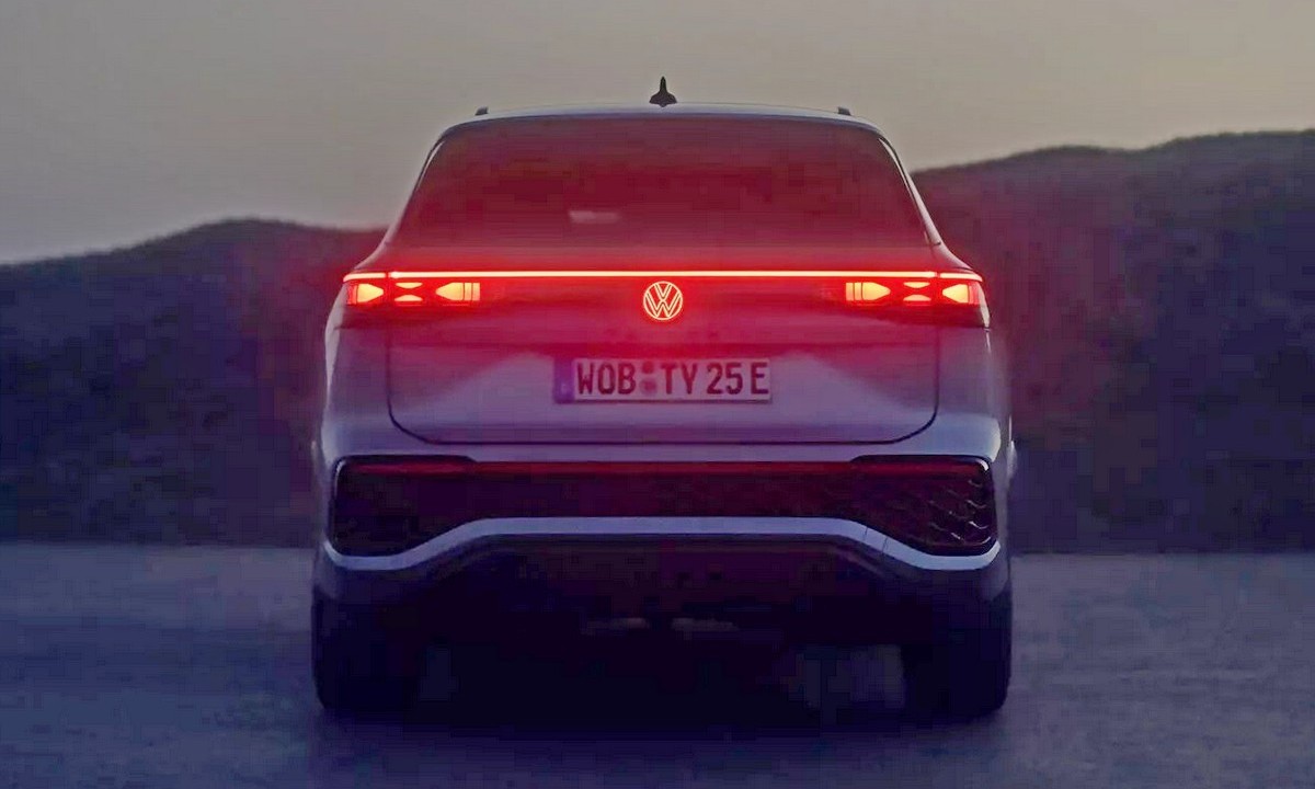 Volkswagen Tayron rear-side teaser