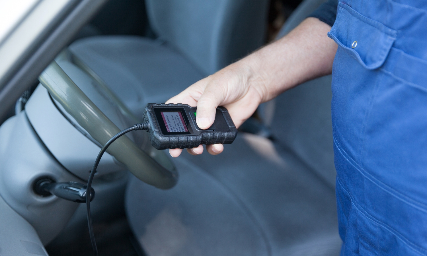 cómo usar el escáner OBD2