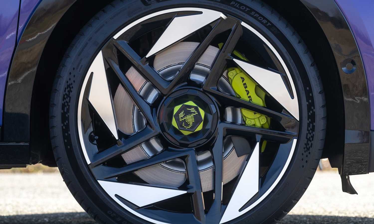 Abarth 600e frenos