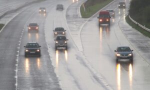 conducción con lluvia, consejos