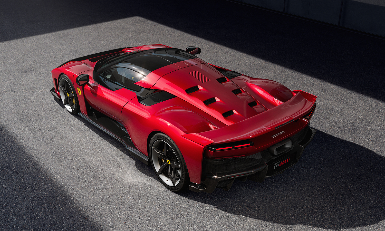 Ferrari F80 perfil trasero