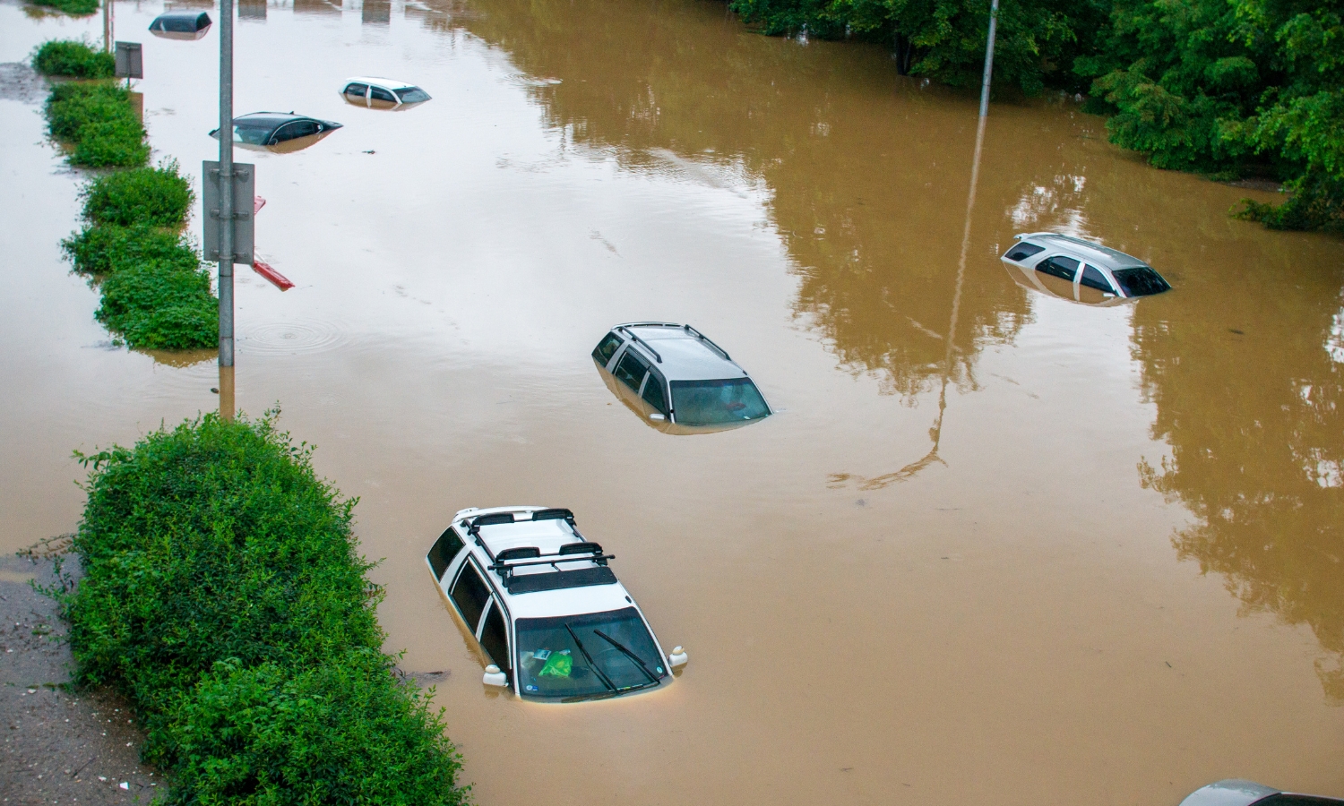 inundación seguro de coche