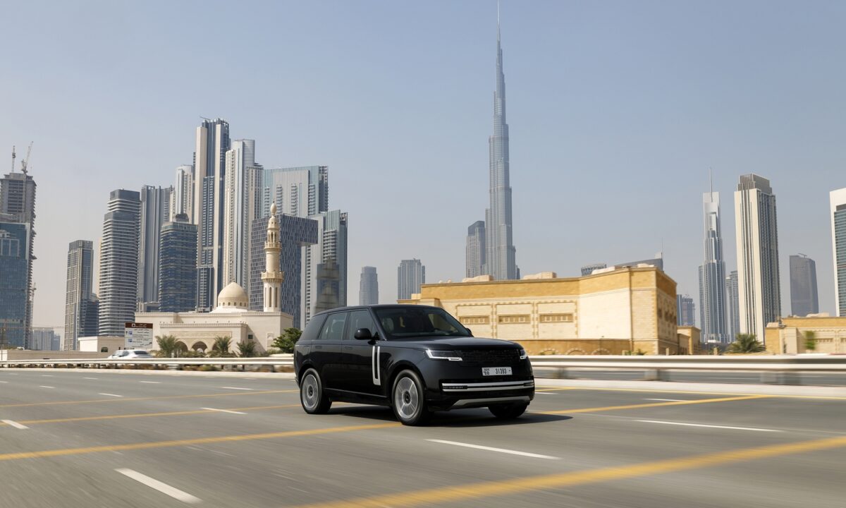 El Range Rover Electric muestra sus test de prueba en el desierto