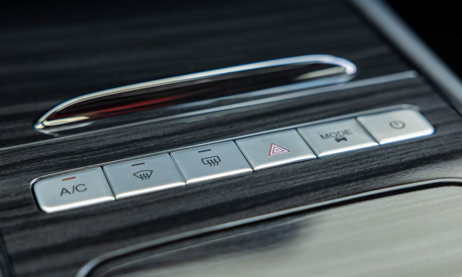 Omoda 5 MY2025 mandos centrales