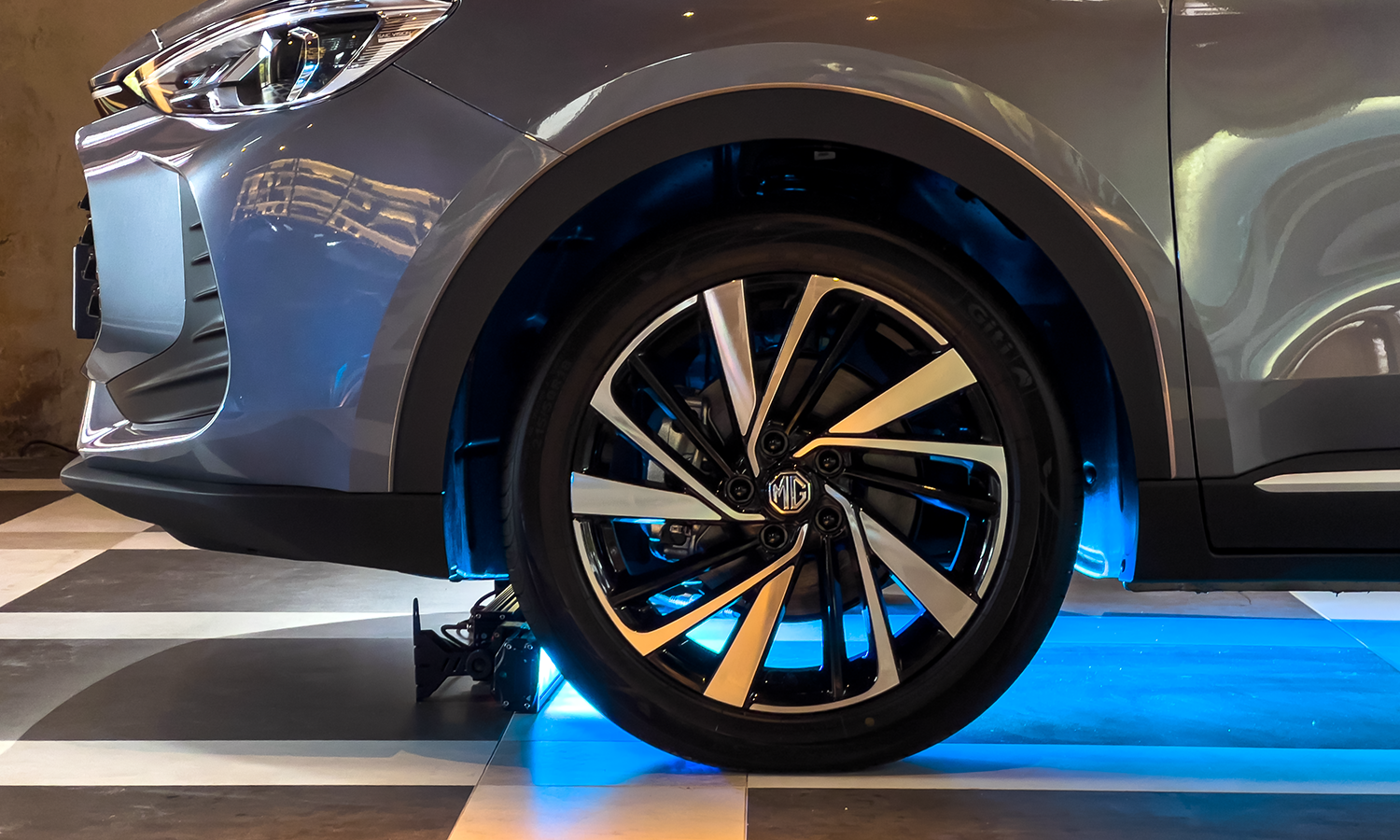 Prueba MG ZS Hybrid 2025 llantas