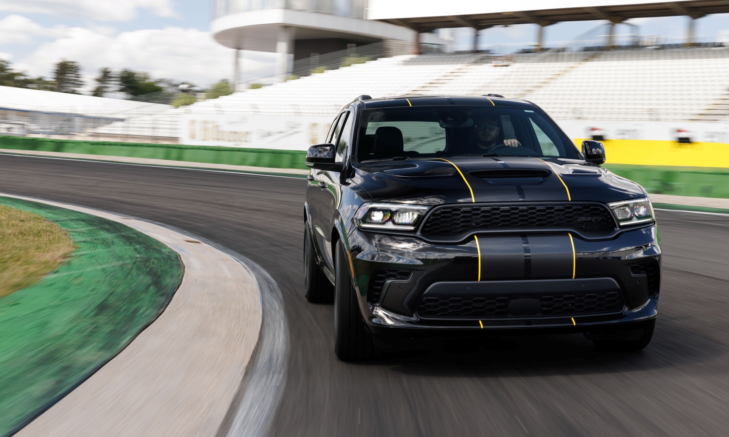 Усі деталі спеціальної версії Dodge Durango SRT 392 AlcHEMI 2024 року