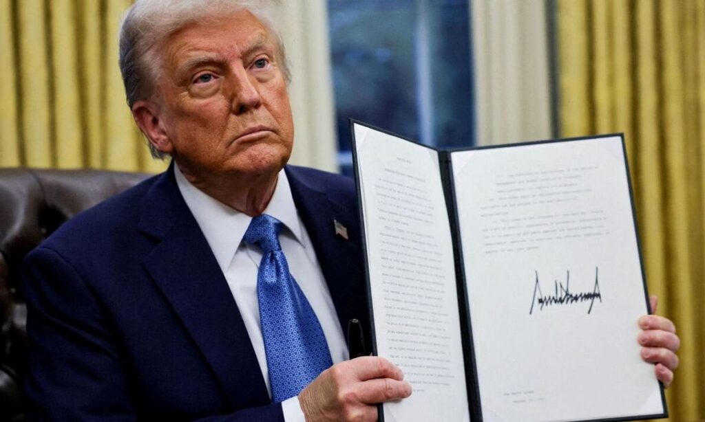 Donald Trump firma aranceles para el sector del automóvil en Europa