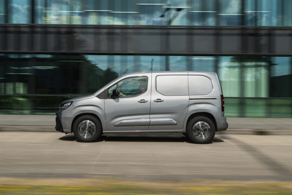 Barres De Toit Pour Toyota Proace City (2019-2025) - Modèle ACE-3 - Aluminium Gris - Charge 75 Kg - 2 Barres