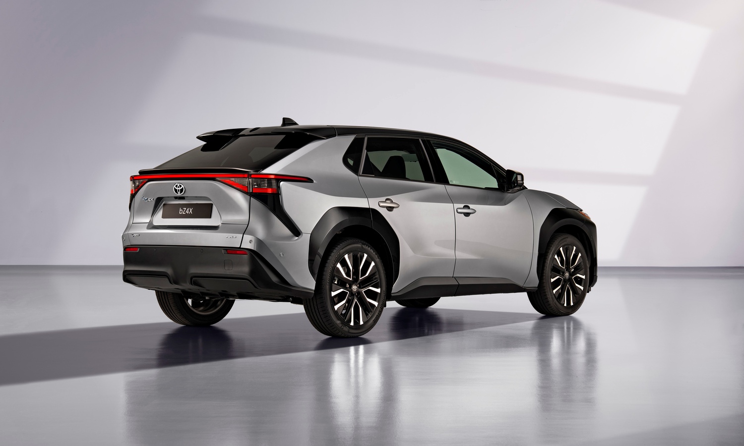 Toyota bZ4X 2025: Más autonomía, potencia y un diseño renovado