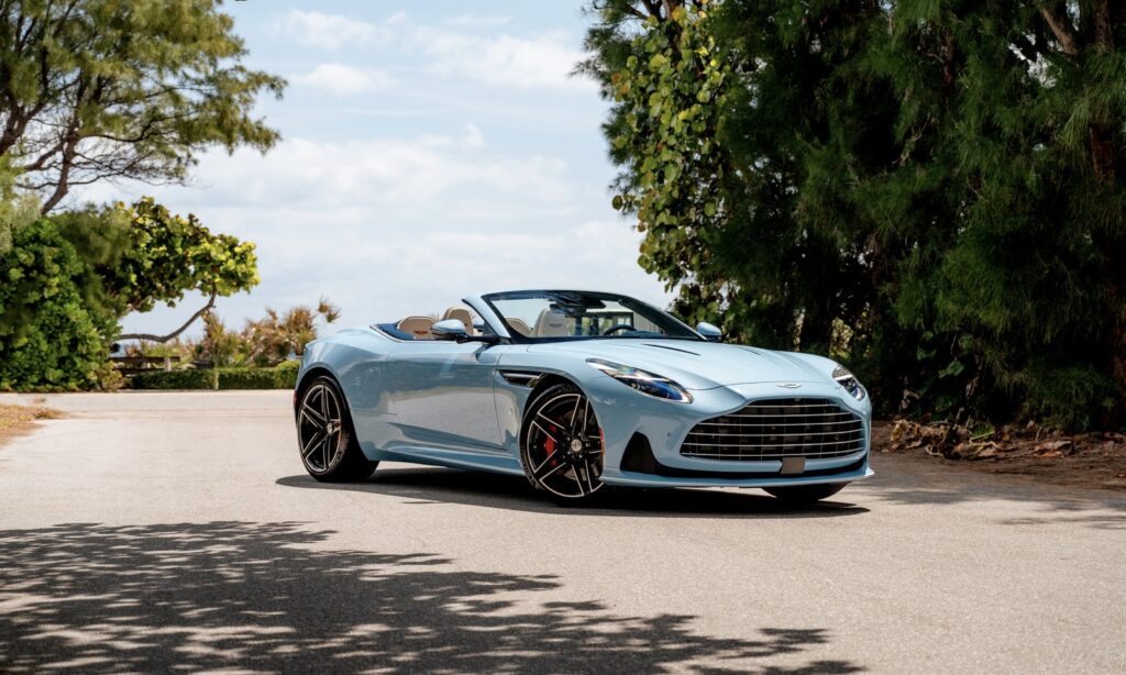 Aston Martin DB12 Volante - Palm Beach Edition 14