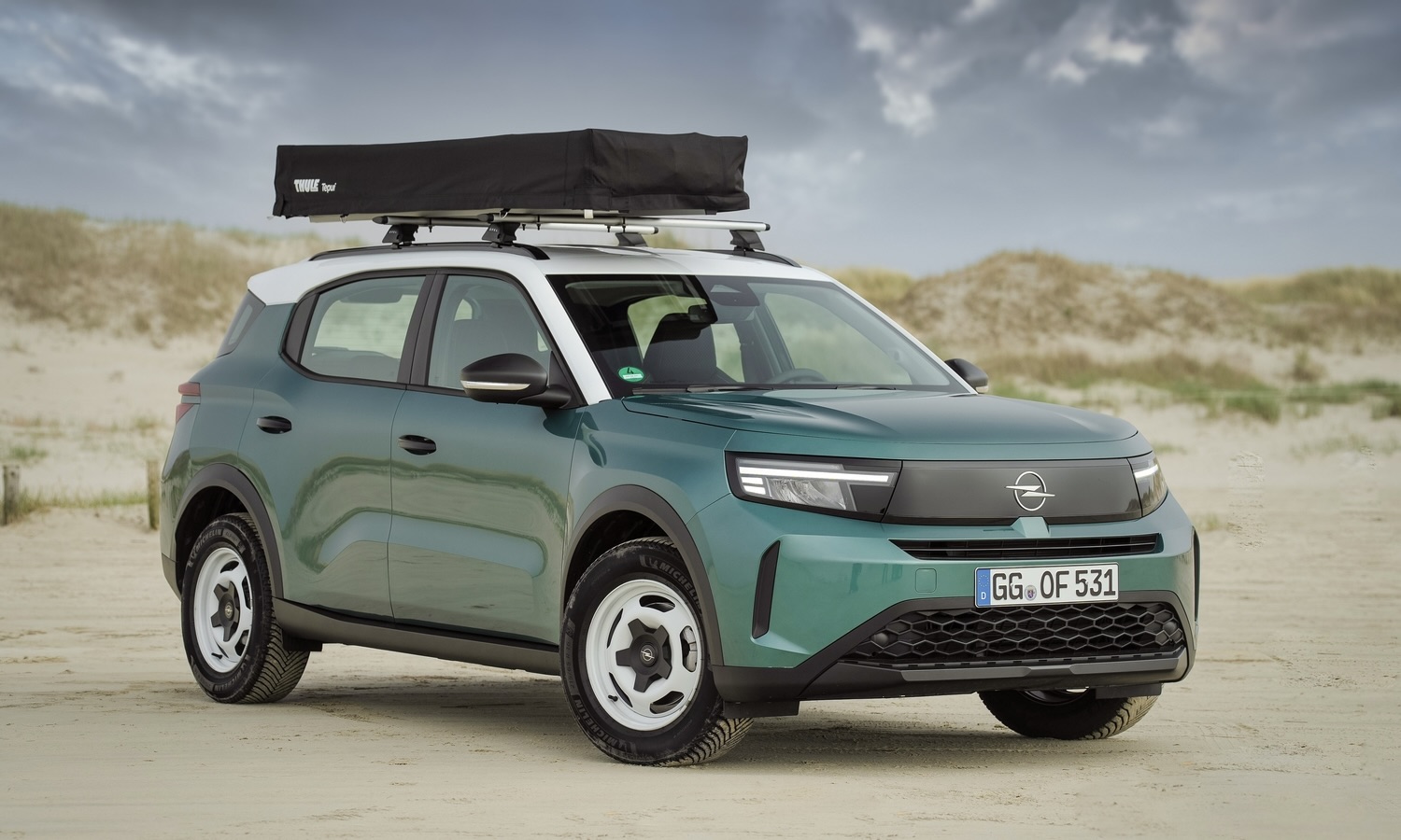 Nový Opel Frontera je dodáván se střešním stanem Thule 0.