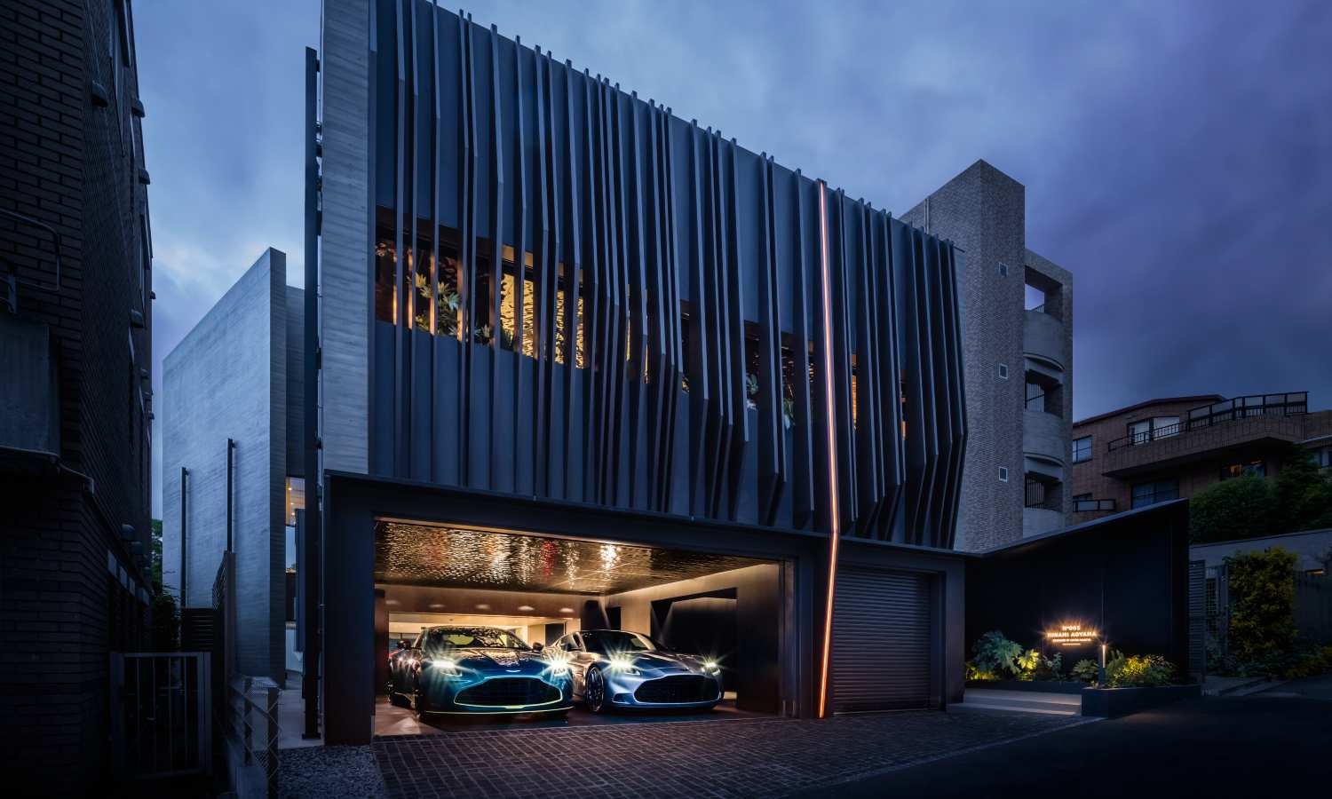 Aston Martin N°001 Minami Aoyama Garage