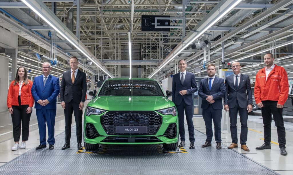 Gyöngyvér Vizl (Audi Hungaria employee), Michael Breme (Chairman of the Board of Management of Audi Hungaria), Péter Szijjártó (Minister of Foreign Affairs and Trade), Gerd Walker (Chairman of the Supervisory Board of Audi Hungaria and Member of the Board of Management for Production and Logistics at AUDI AG), Bence Pintér (Mayor of the City of Győr), Zoltán Les (Member of the Board of Management for Vehicle Production of Audi Hungaria), Mihály Cseke (Audi Hungaria employee) - (from left)