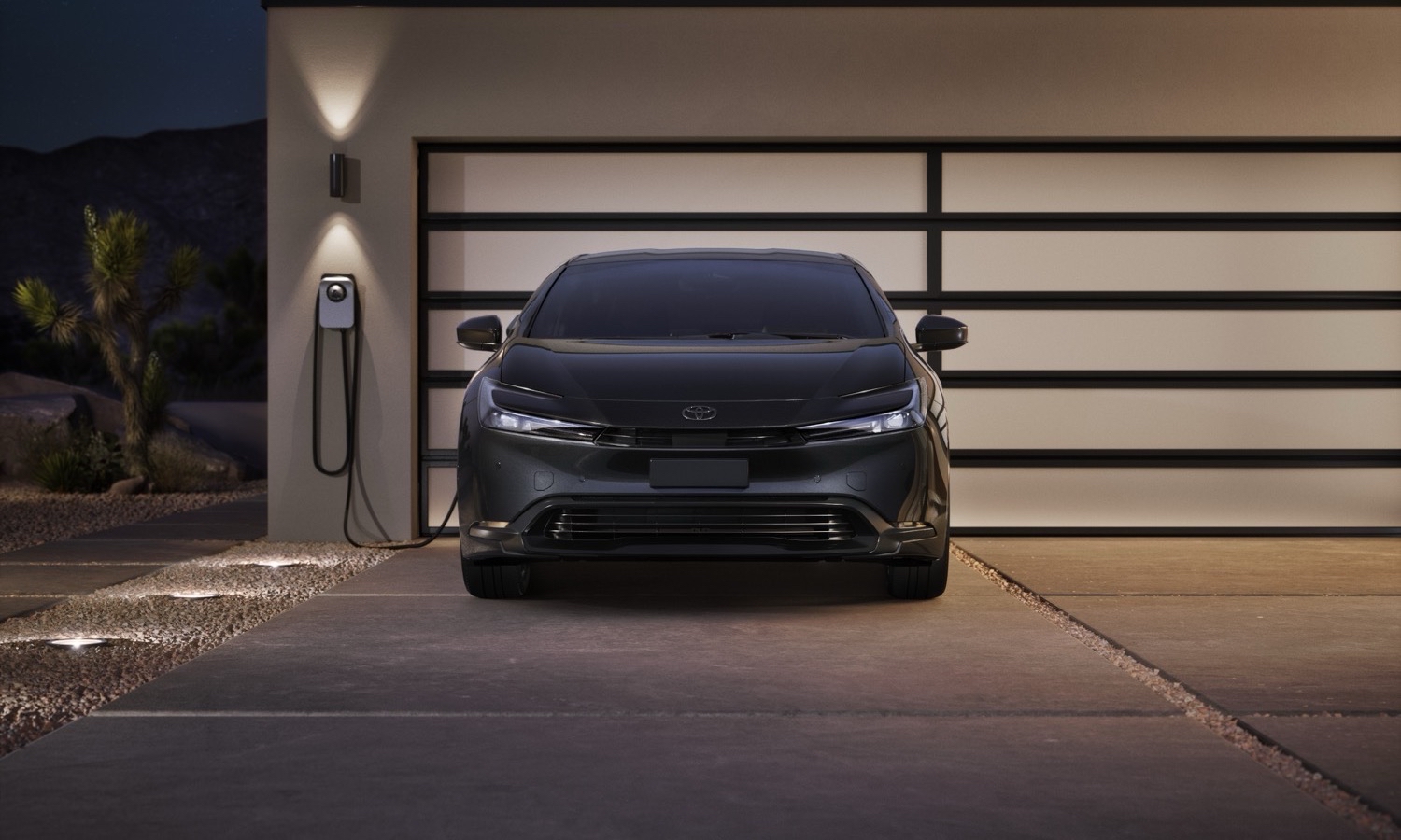 Toyota Prius PHEV Nightshade Edition 2026_1