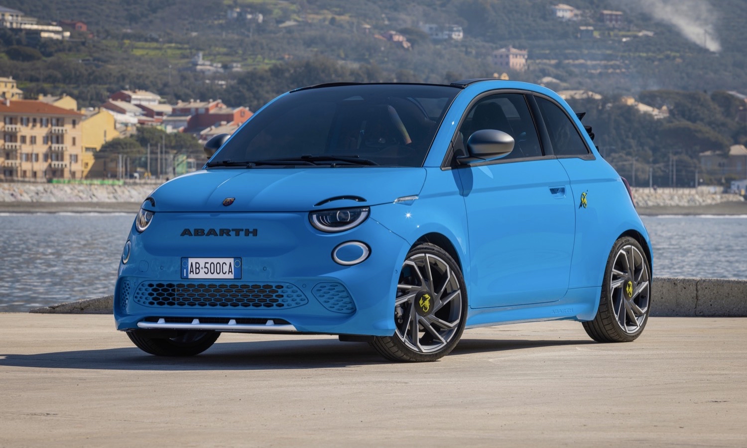 Abarth 500e_30