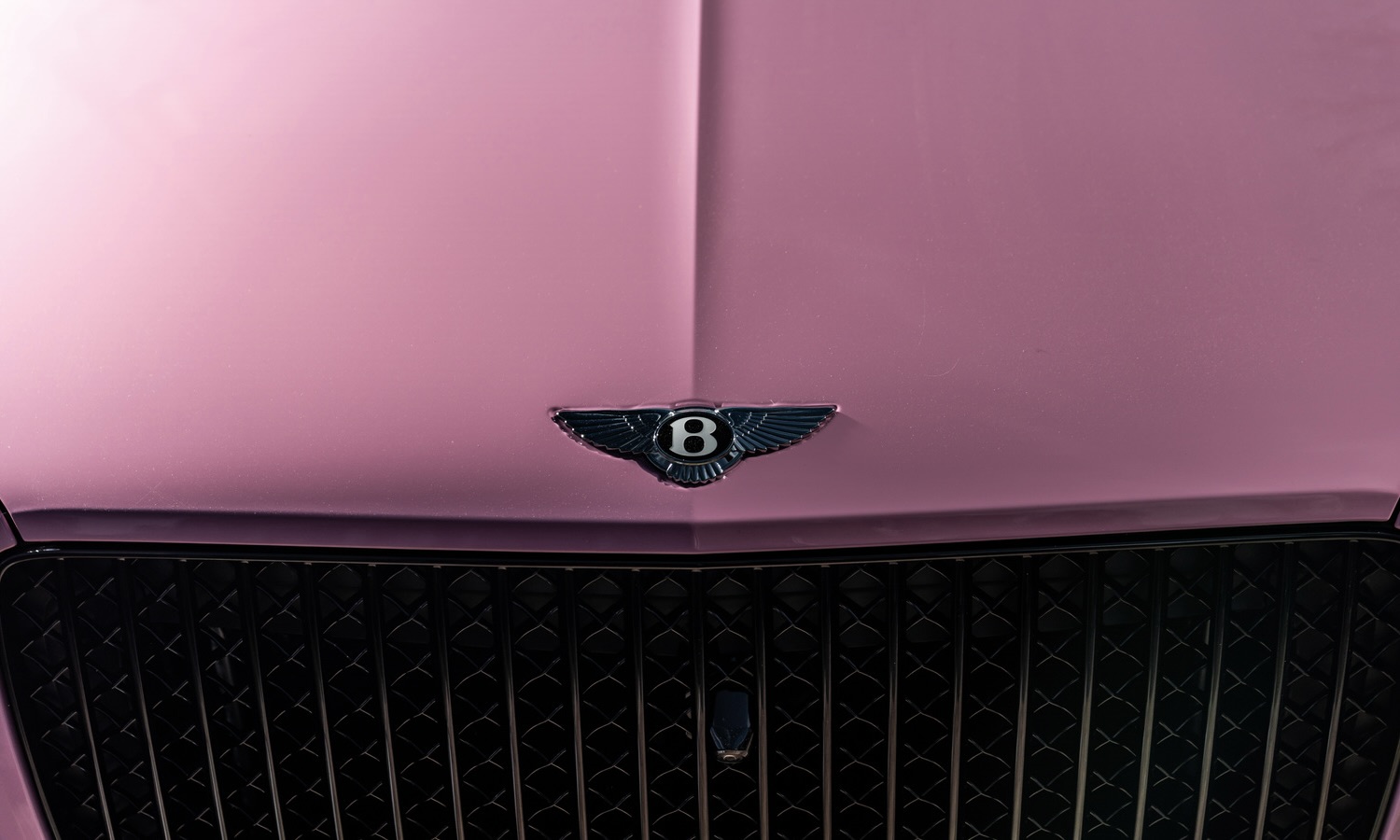 Bentley Bentayga EWB Mulliner in Candy Pink 2