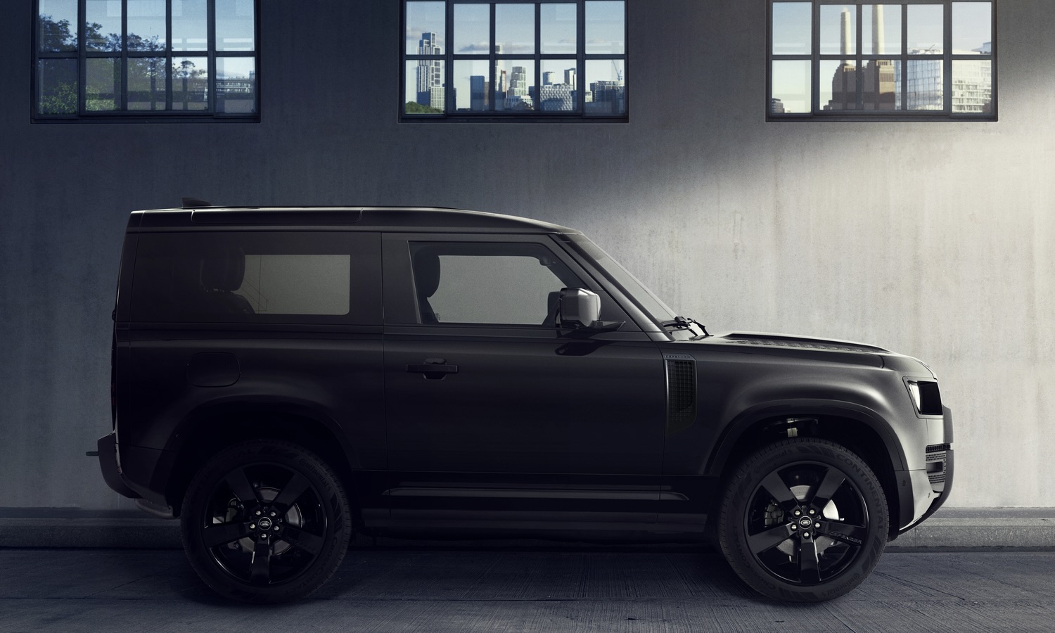 Land Rover Defender Edition 53 1