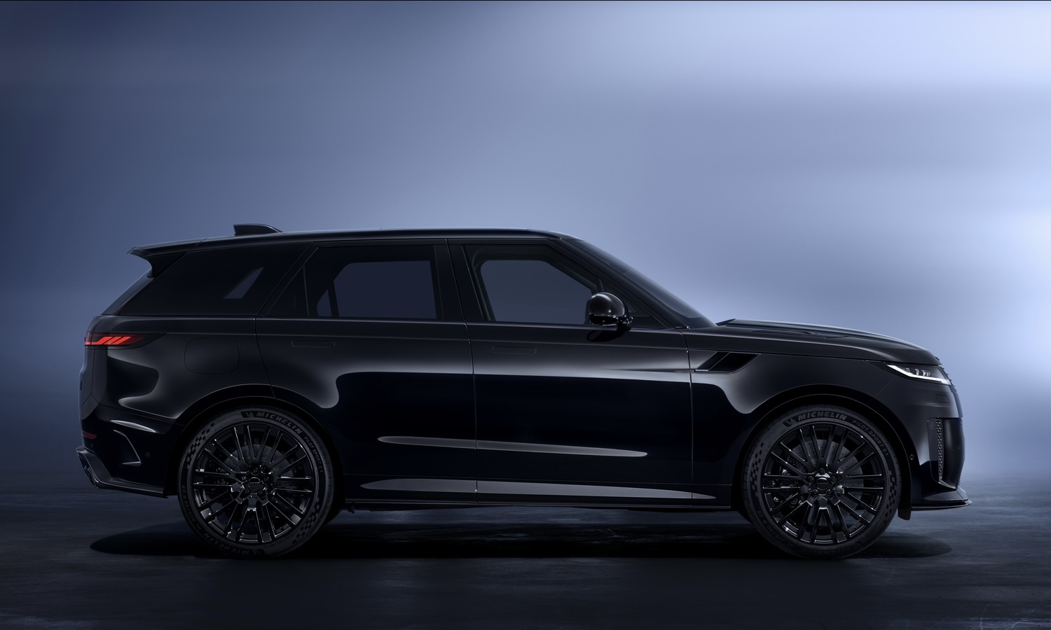 Land Rover Range Rover Sport SV Black 1