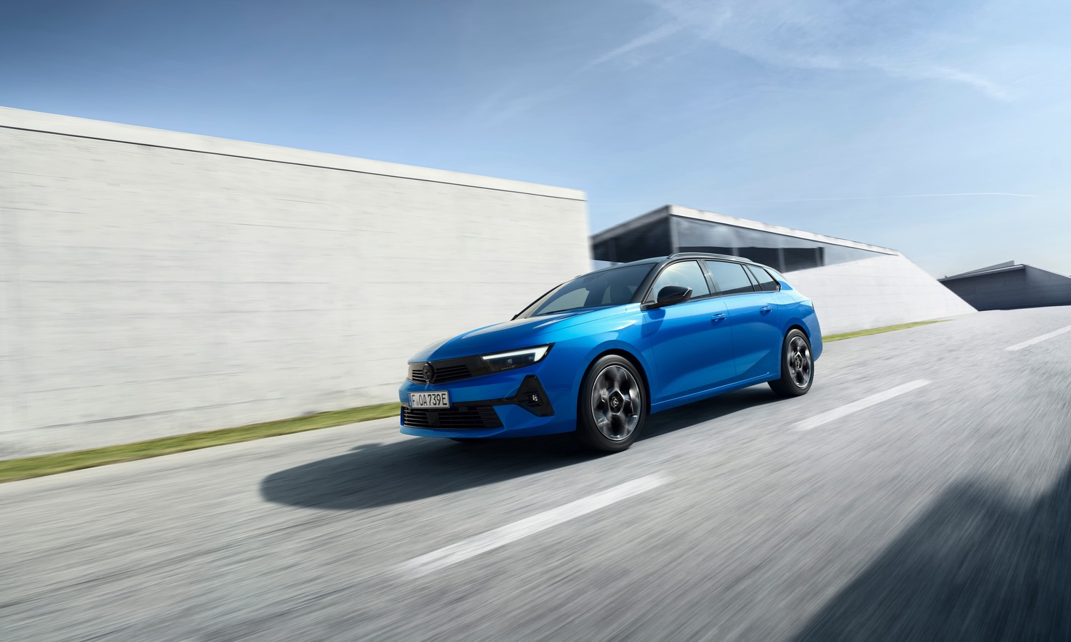 Opel Astra Tourer PHEV 0