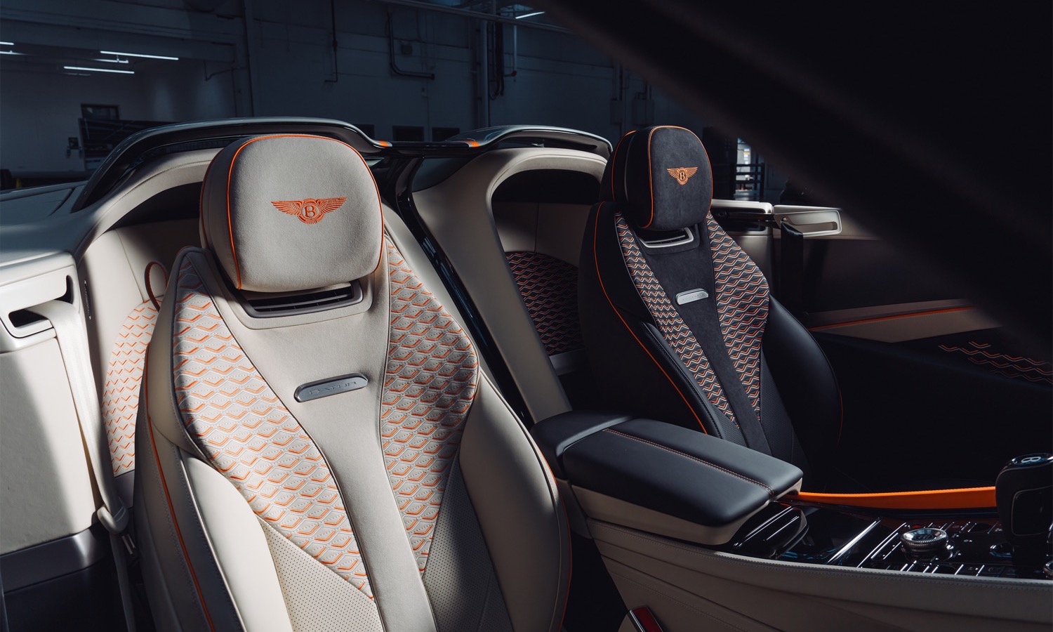 Bentley Batur Convertible One plus One_5