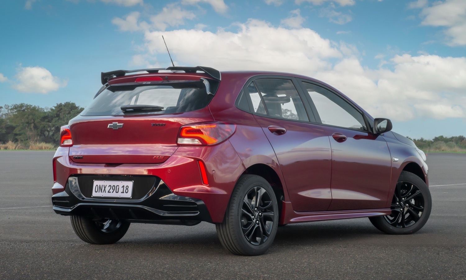 El Chevrolet Onix actualiza su diseño y gama en Sudamérica con mejoras ...