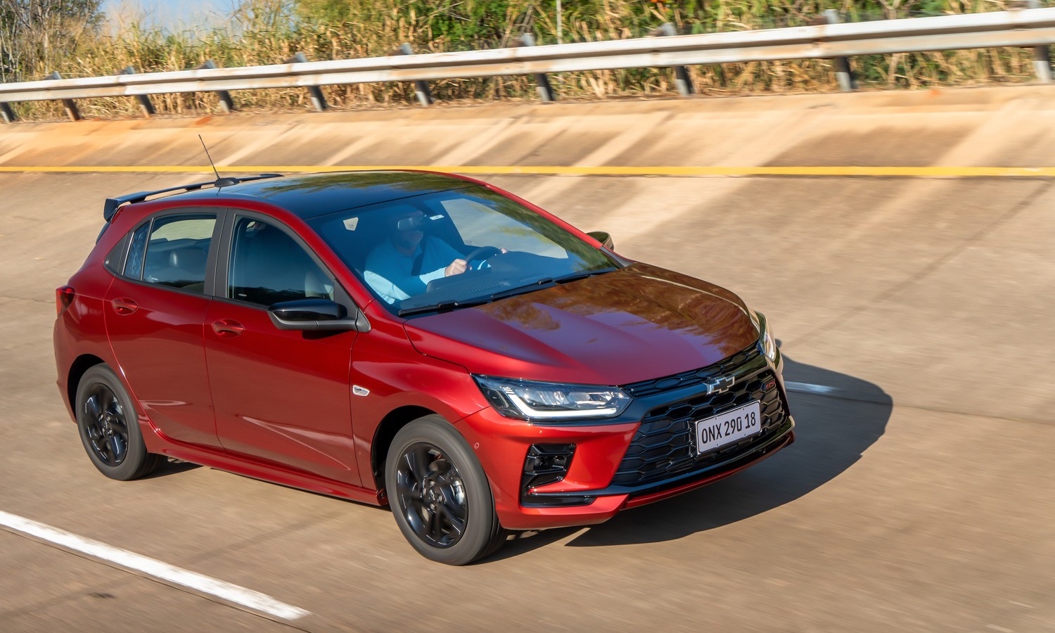 El Chevrolet Onix actualiza su diseño y gama en Sudamérica con mejoras ...