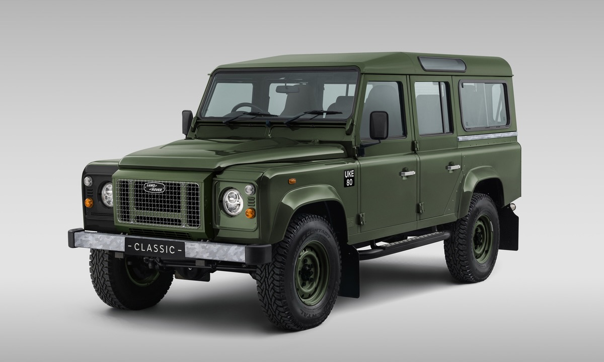 Land Rover Defender Classic Defender V8 Churchill Edition 2
