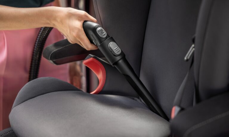 Limpiar el coche después de vacaciones - Kärcher Lava aspiradora SE 3 Compact Home 9