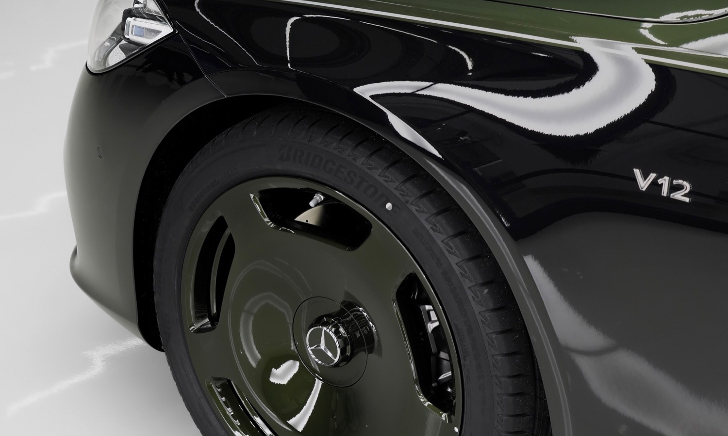 Die Mercedes-Maybach V12 Edition. Tradition trifft auf Design und HandwerkskunstThe Mercedes-Maybach V12 Edition - where legacy meets design and craftsmanship