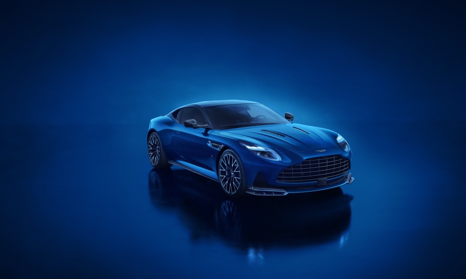 Aston Martin DB12 S_2