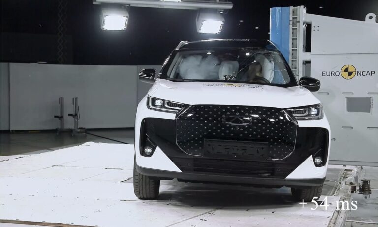 EBRO s700 Euro NCAP 1